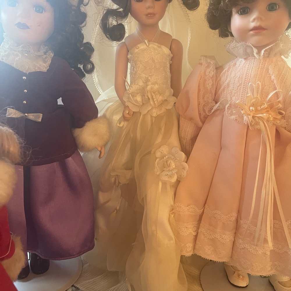 Porcelain dolls different styles - Picture 3 of 6